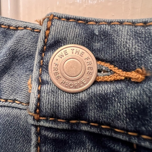 Free People Jeans! Excellent condition. Worn once! - Picture 4 of 4